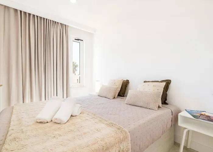 White - Ocean View البوفيرا